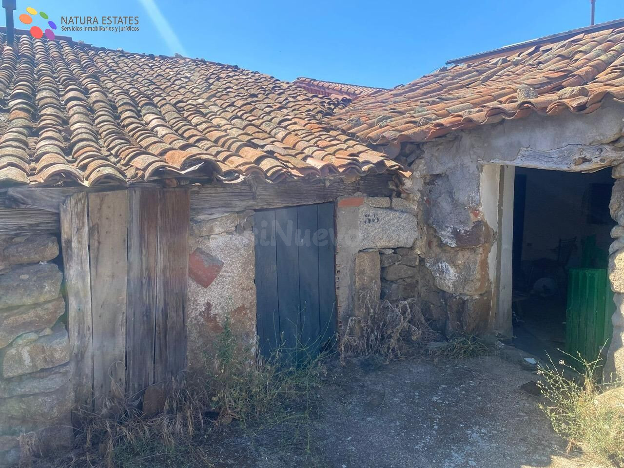 CASA DE PUEBLO A REFORMAR TOTALMENTE EN ENTORNO ENVIDIABLE.
