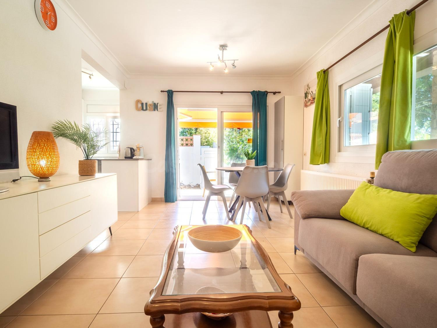 Casa en muy buen estado con piscina privada en la zona de Pu - foto 4