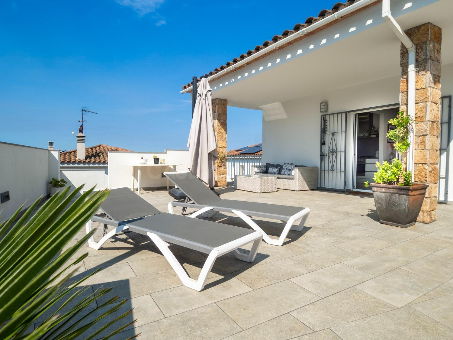 Gran casa familiar en Puig Sec: Luminosidad, confort y vista - foto 3