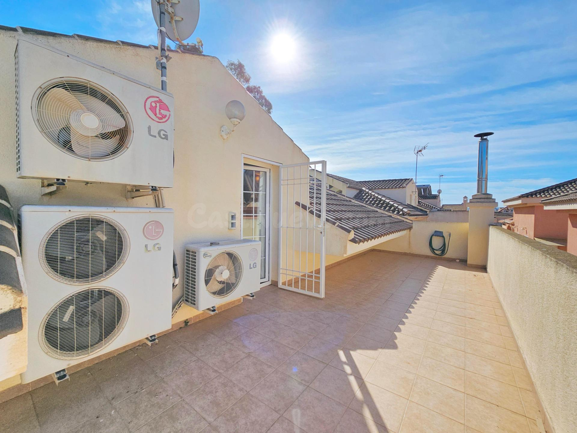 SE VENDE ESTUPENDO CHALET SITO EN Calle RICARDO BELVER, LA P - foto 5