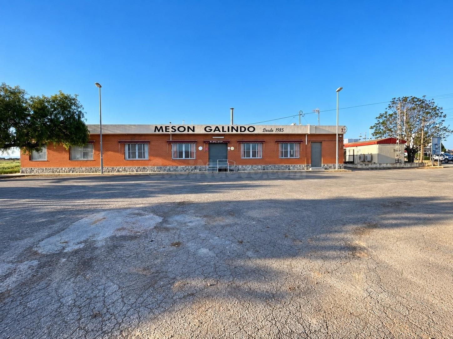 Amplio local comercial acondicionado para hostelería en La P