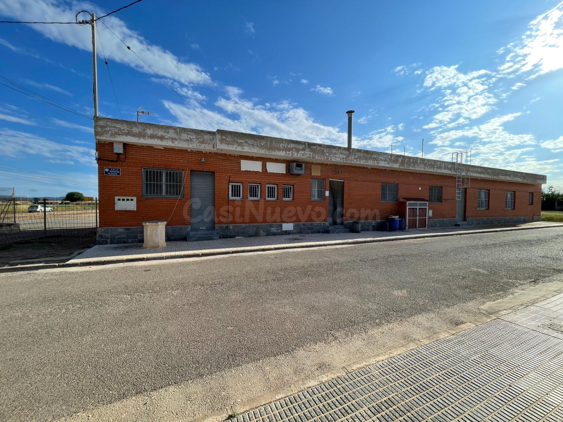 Amplio local comercial acondicionado para hostelería en La P - foto 3