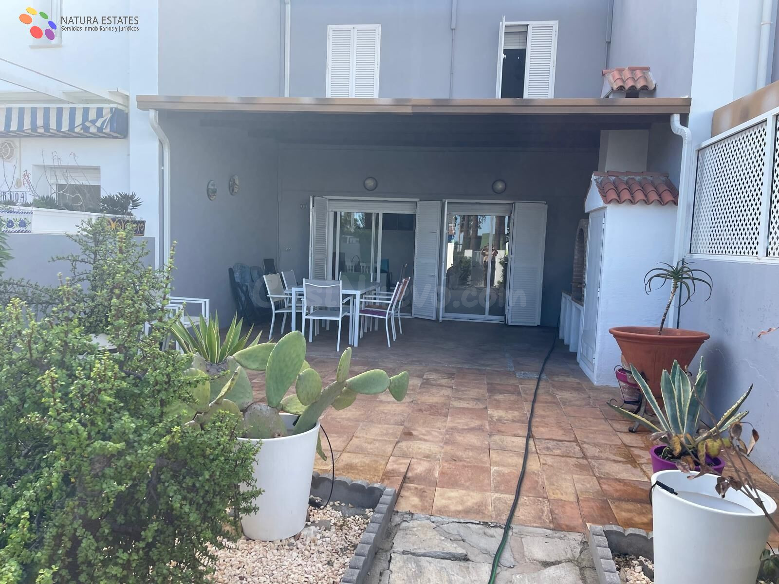 CHALET ADOSADO A 100 MTS DE LA PLAYA: 3 DORMITORIOS Y VISTAS AL MAR