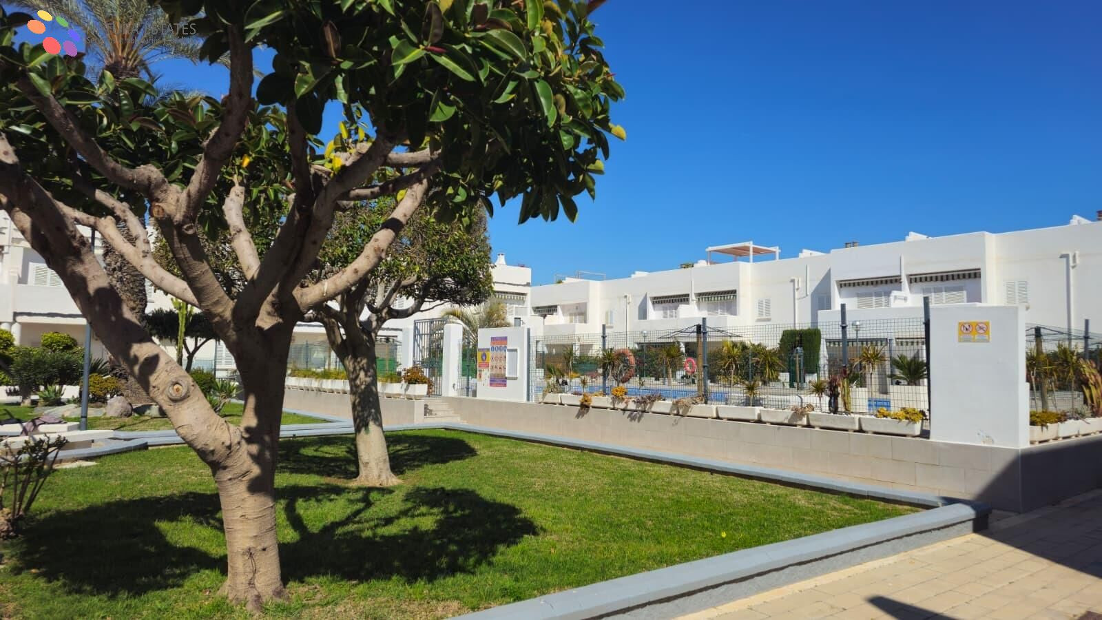 APARTAMENTO DE TRES DORMITORIOS, TERRAZA AMPLIA Y MUCHA LUZ NATURAL.
