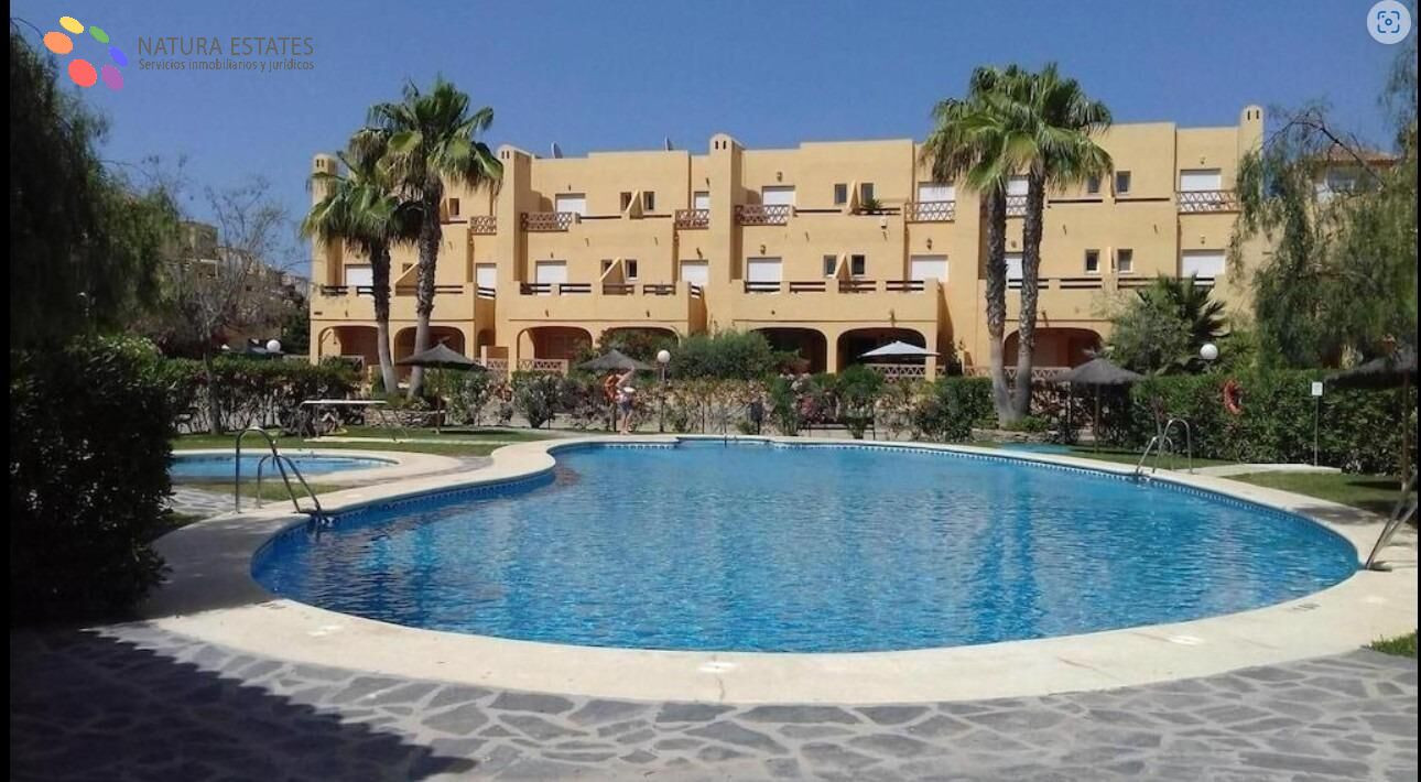 APARTAMENTO EN PRIMERA LINEA DE PLAYA.
