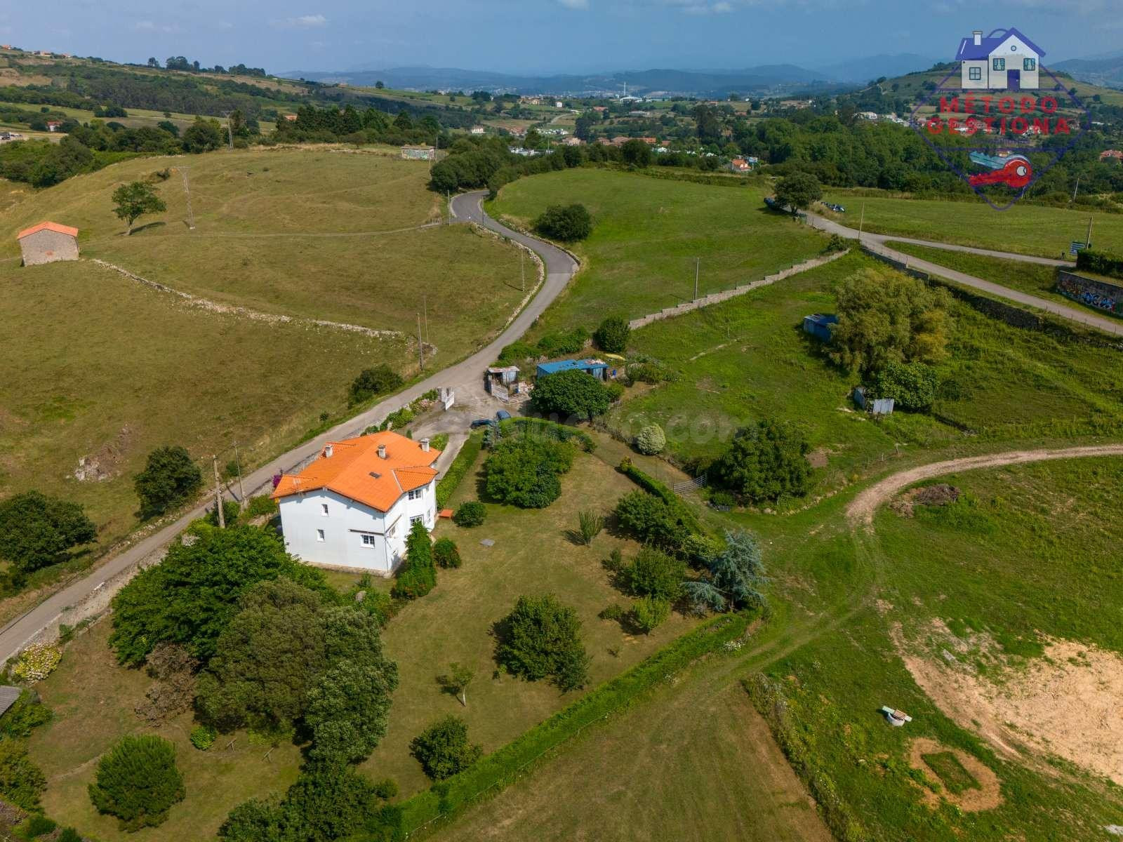 Vivienda con terreno en Arroyo, Santillana del Mar