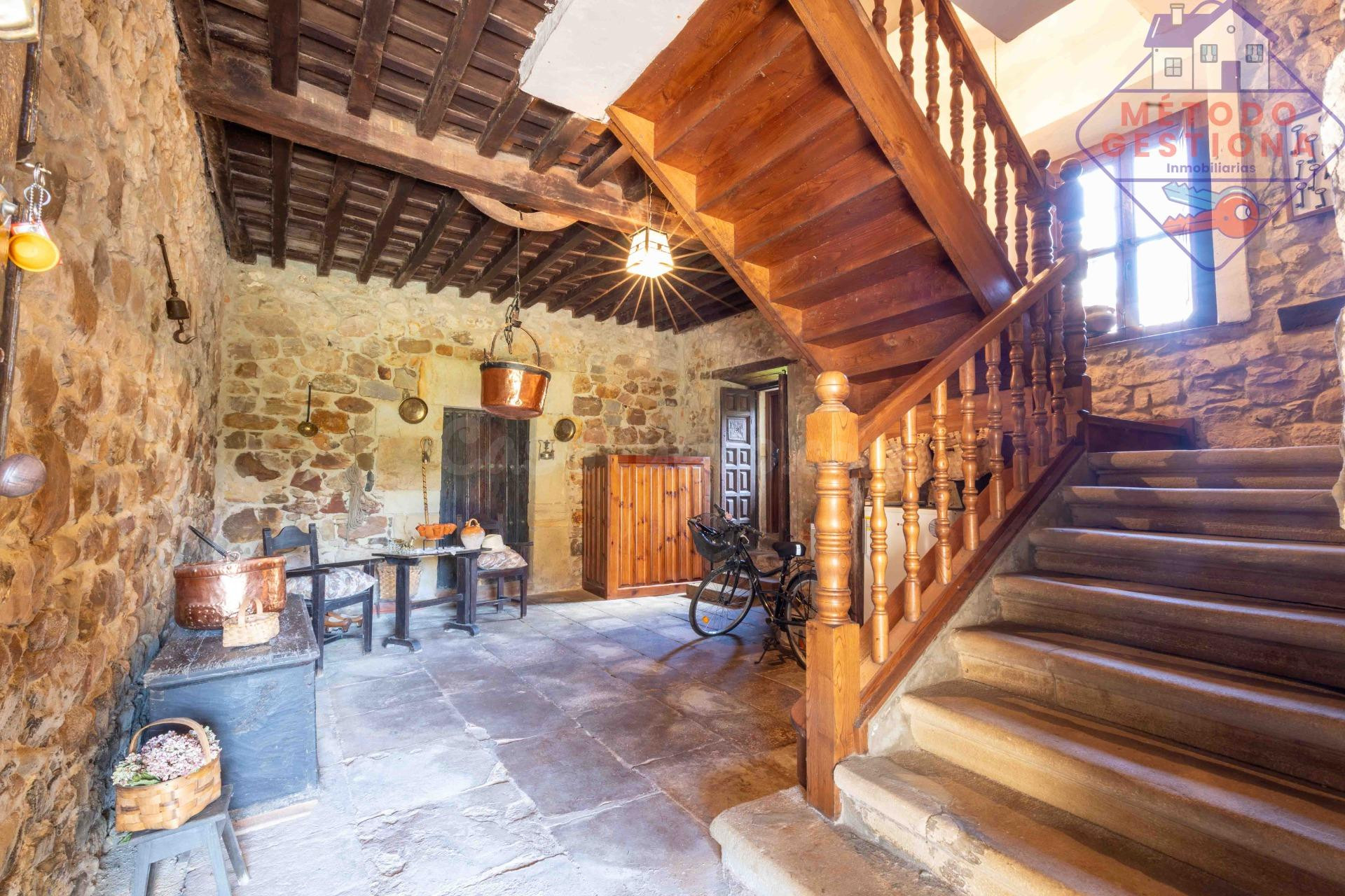 Valle (Cabuérniga): Cantabria auténtica, verde y serena