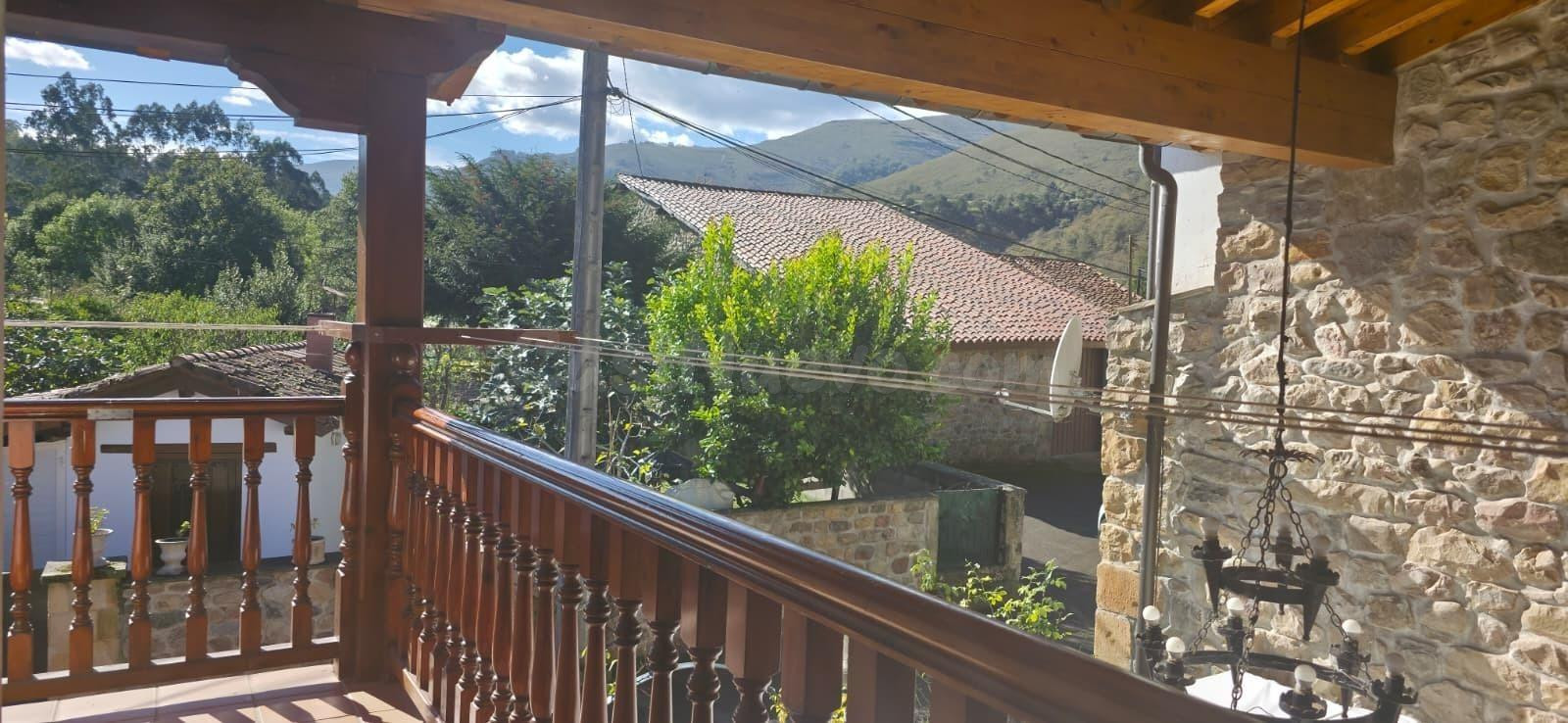 Casa de piedra y madera con dos terrazas en el corazon de Re - foto 2