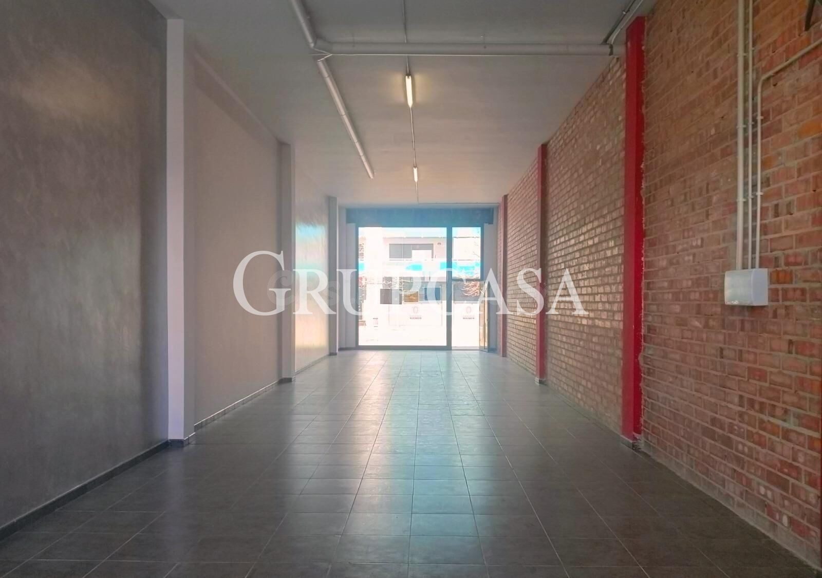 Local comercial 140m² en alquiler - CAPPONT - foto 3