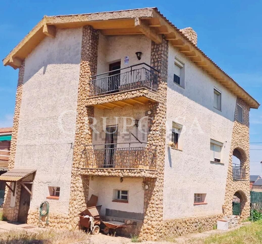 Magnífico chalet en Montoliu de Lleida con vistas espectacul - foto 2