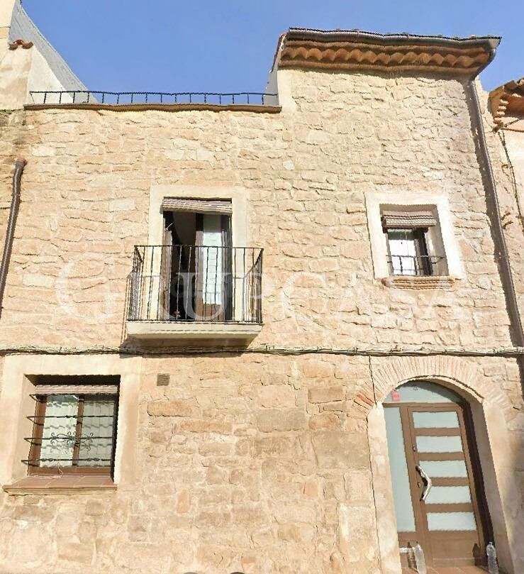 Venta de Casa en Castelldans: Espacio y Comodidad a tu Alcan