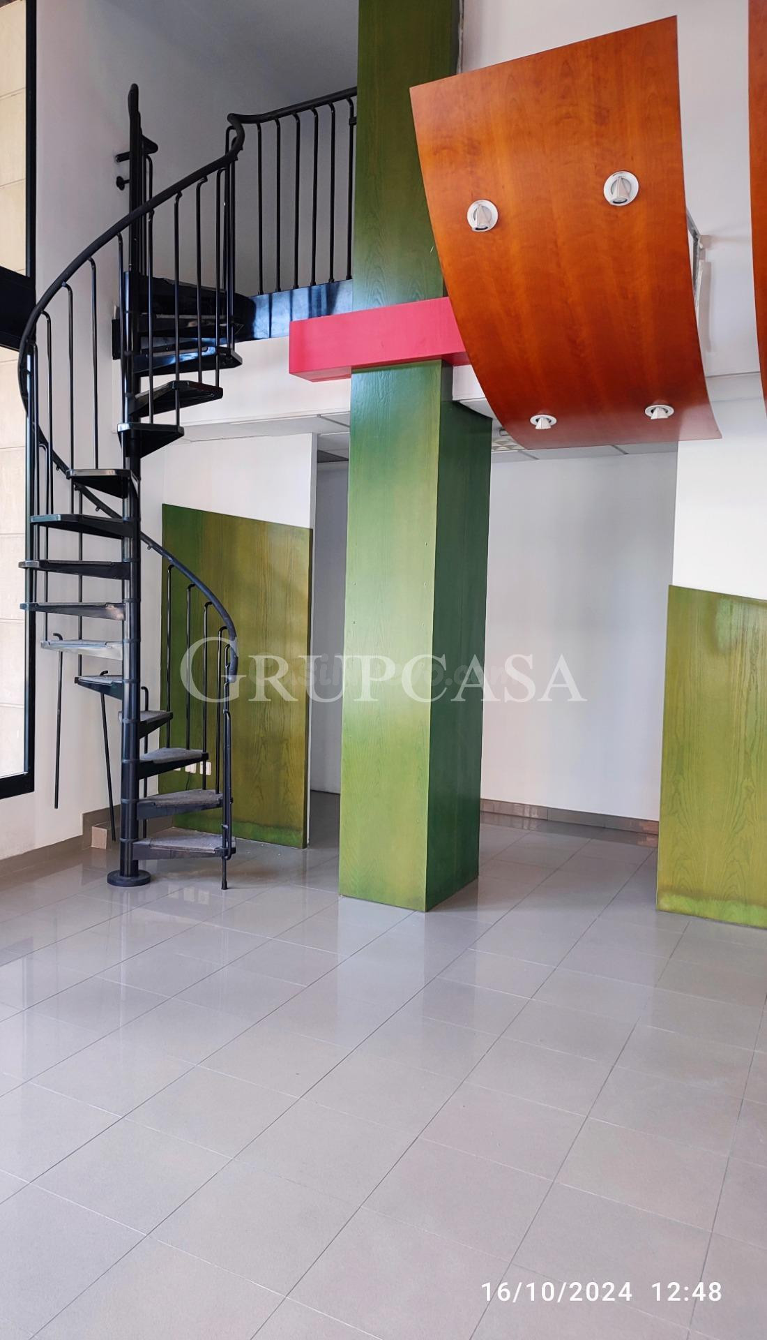 MAGNÍFICO LOCAL COMERCIAL A PIE DE CALLE EN AVDA DE LES GARR - foto 3