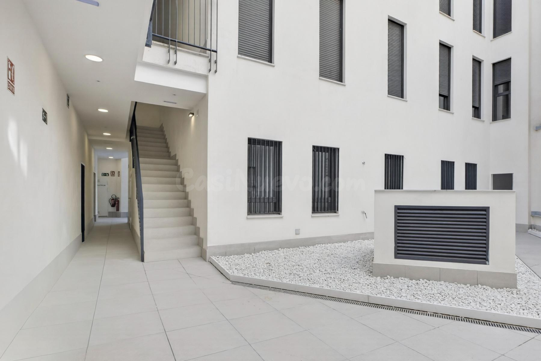 BAJO DE OBRA NUEVA EN TRIANA | 2 DORMITORIOS, PISCINA COMUNITARIA Y ALTAS CALIDADES.
