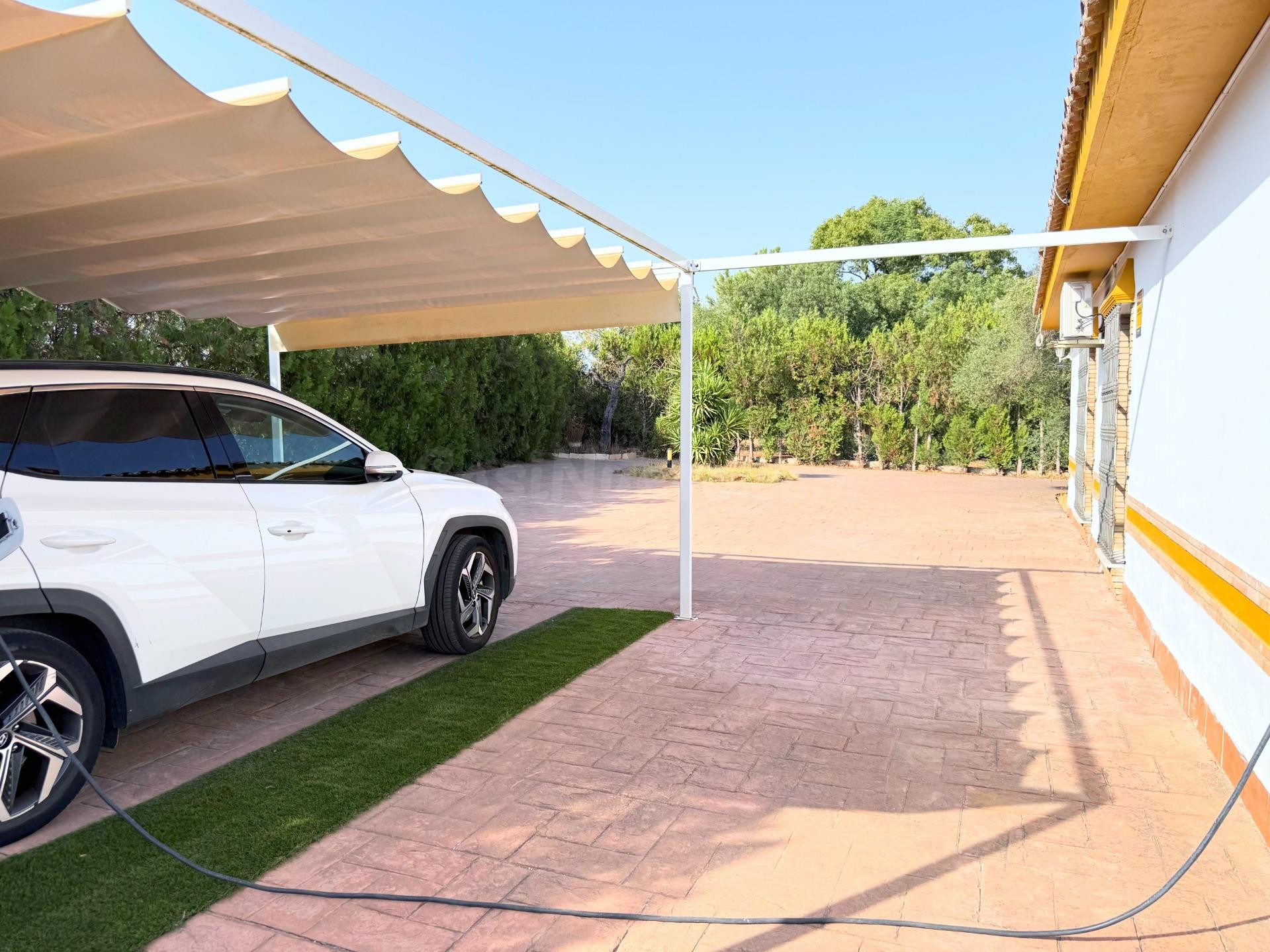 Exclusivo Chalet ubicado en parcela rústica con piscina y ap - foto 4