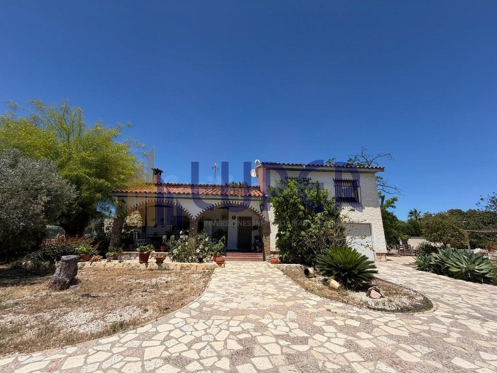 CHALET EN VENTA EN VILLAMONTES – BOQUERES | LUPER INMOBILIARIA