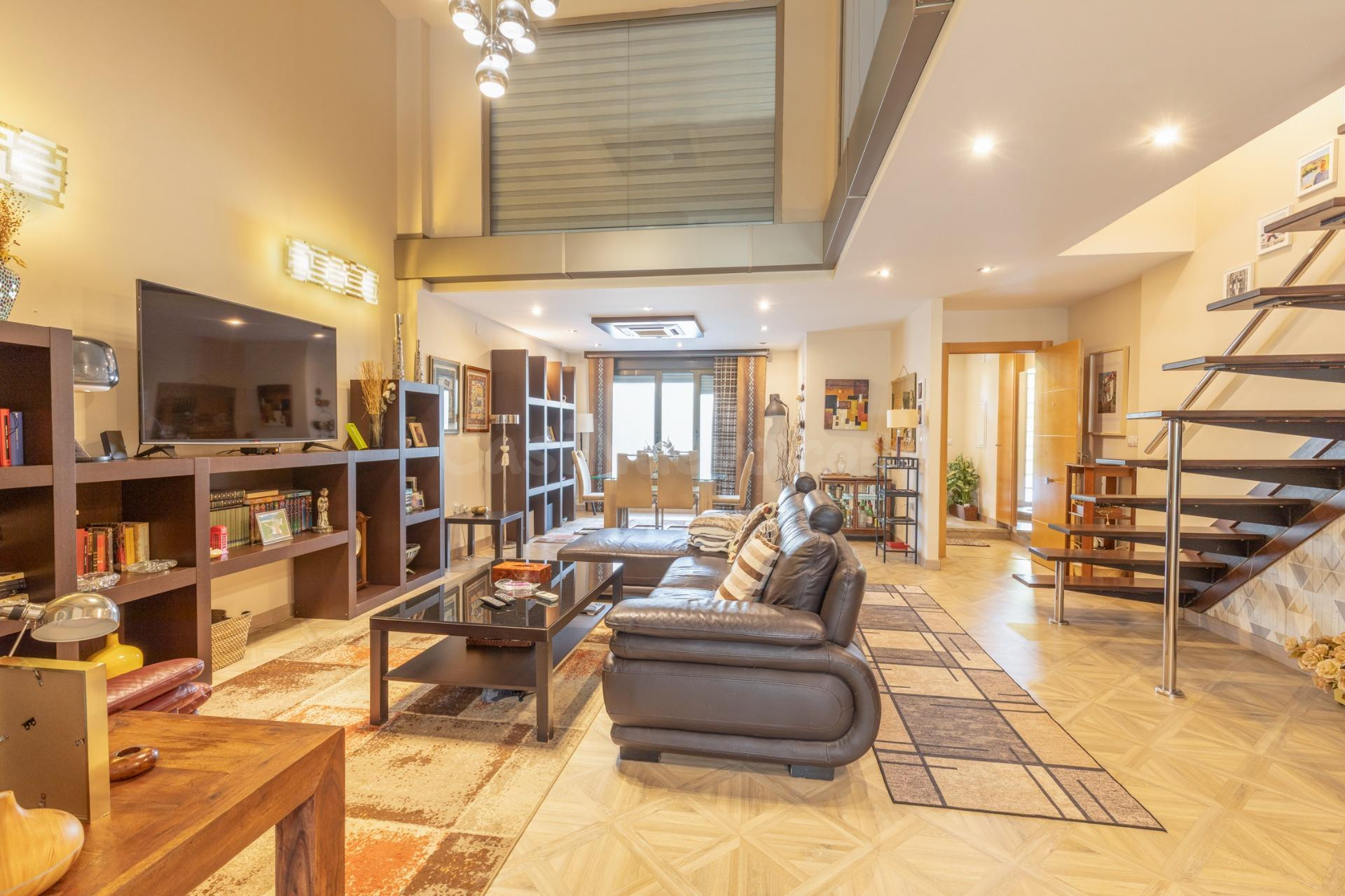 Exclusivo dúplex tipo loft de 225 m2 con apartamento independiente en una ubicación inmejorable