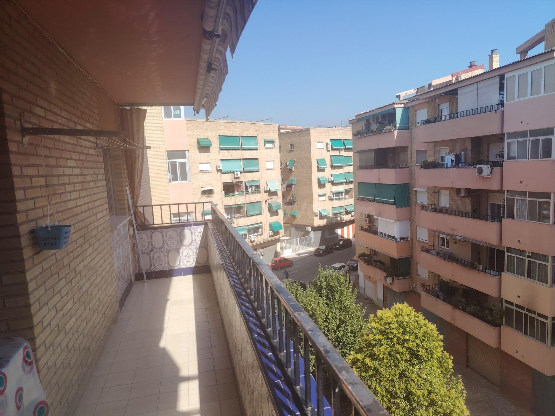 SE ALQUILA PISO EN EL ZAIDIN EN CALLE BERNARDA ALBA