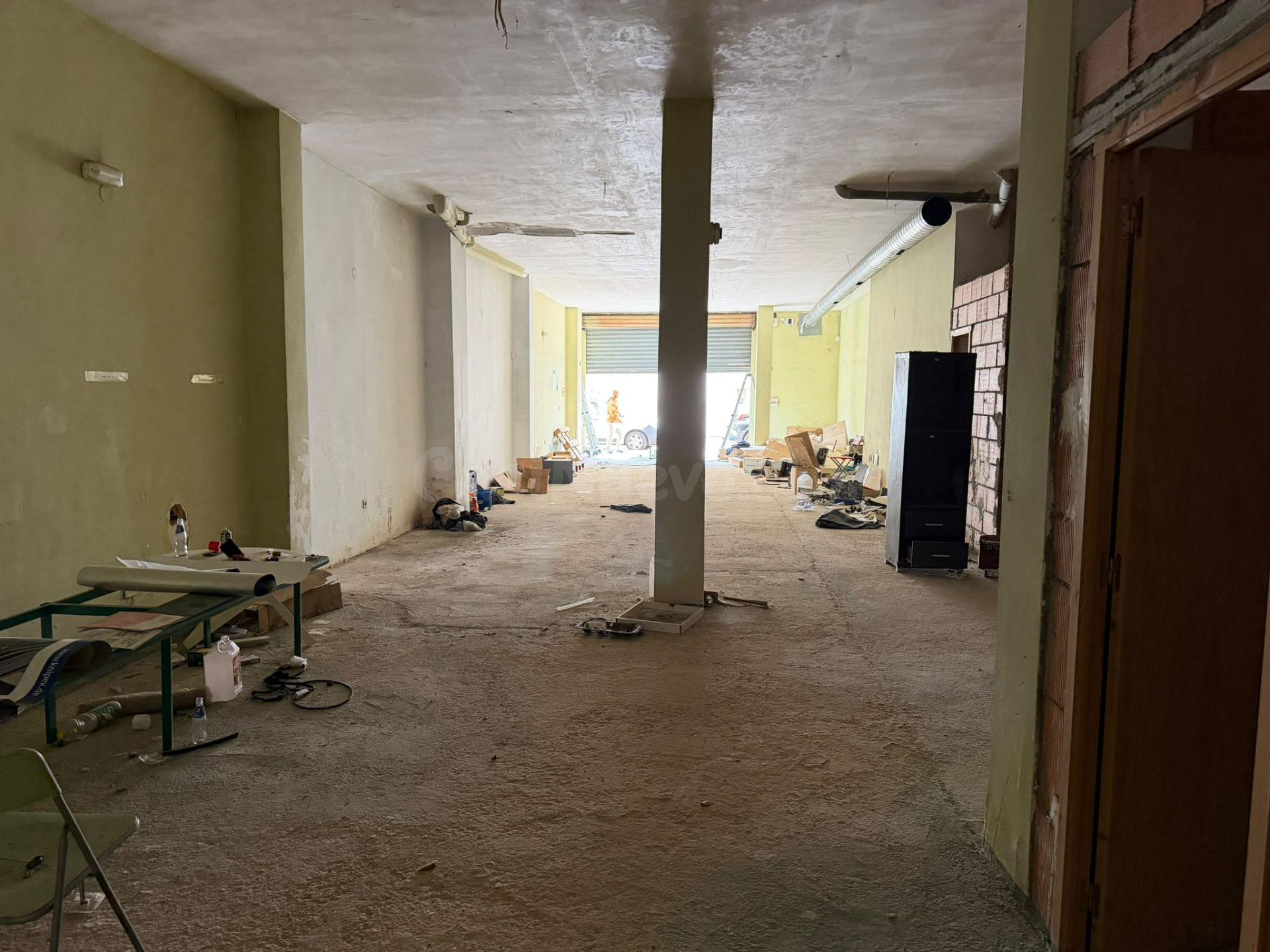 LOCAL COMERCIAL EN VENTA EN ROQUETAS DE MAR – AVENIDA SABINA - foto 2