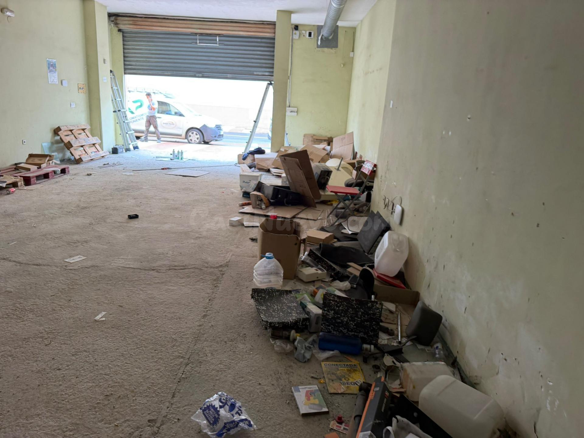 LOCAL COMERCIAL EN VENTA EN ROQUETAS DE MAR – AVENIDA SABINA - foto 3