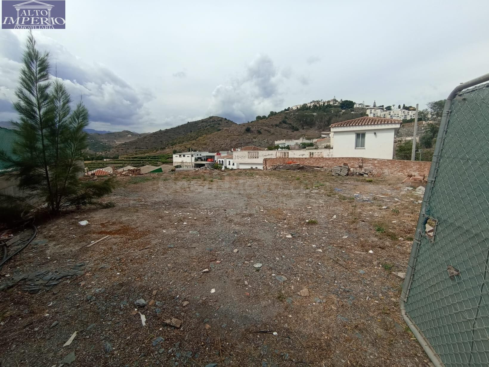 TERRENO URBANO 590 M2 EN ALMUÑECAR