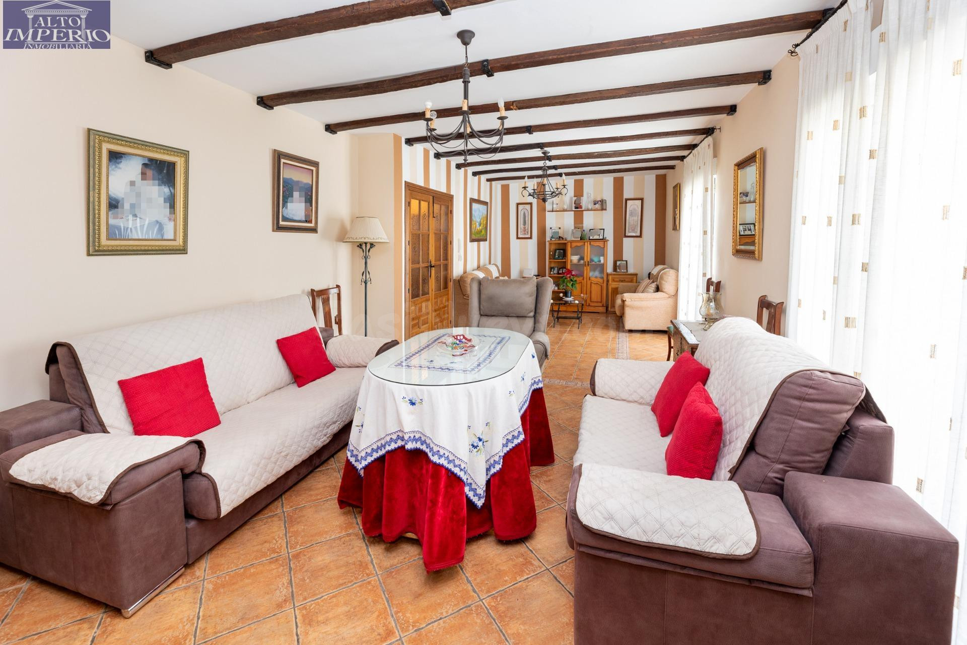 Venta de piso de 154 m2, en Zagra (Granada)