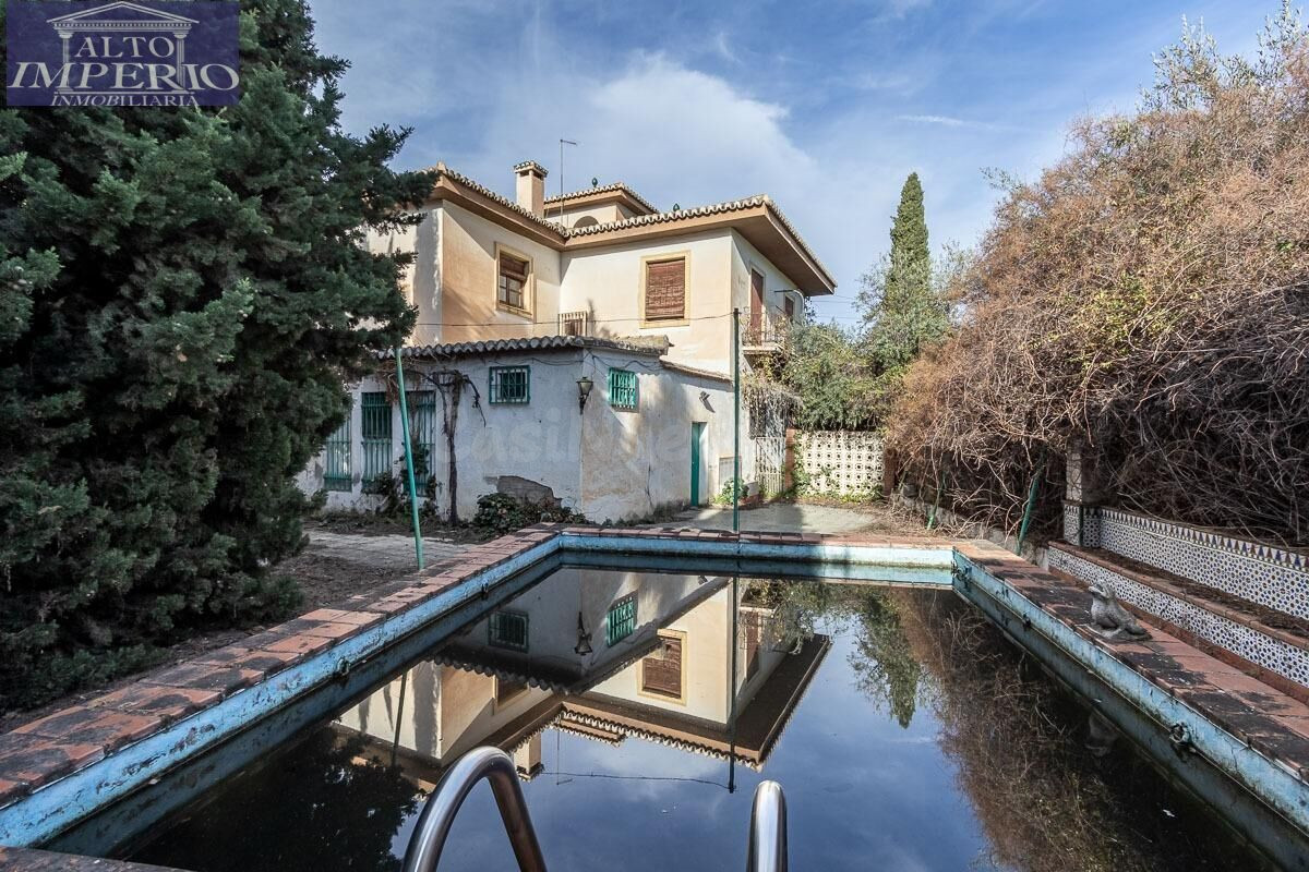 CASA CON MÁS DE 4000 METROS DE PARCELA EN MONACHIL