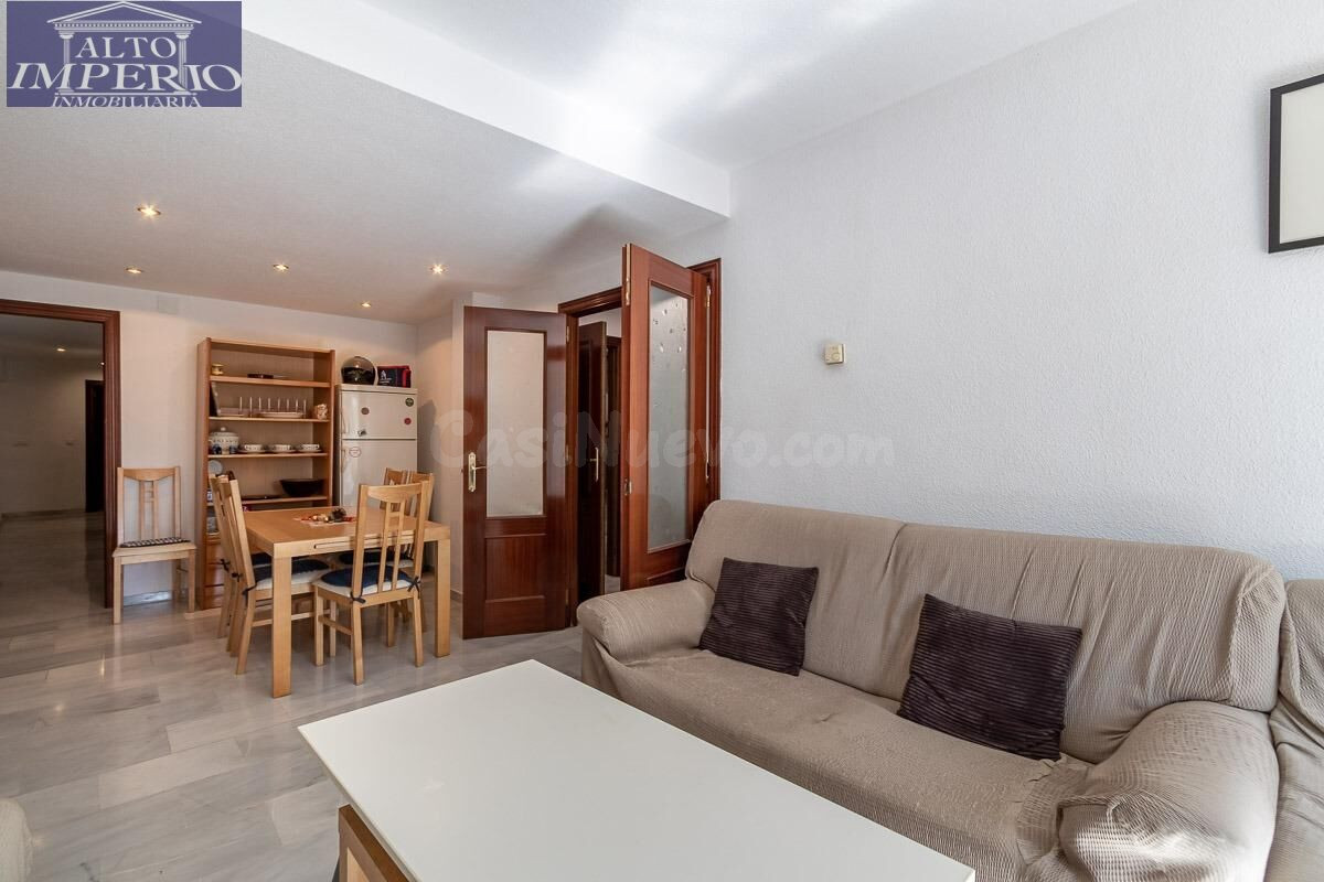 ¡¡Fantástico piso de 7 habitaciones en Bola de Oro!!