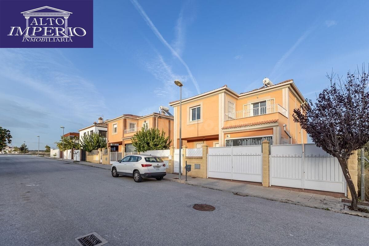FANTÁSTICA CASA EN URBANIZACIÓN LOS CORTIJOS - foto 2