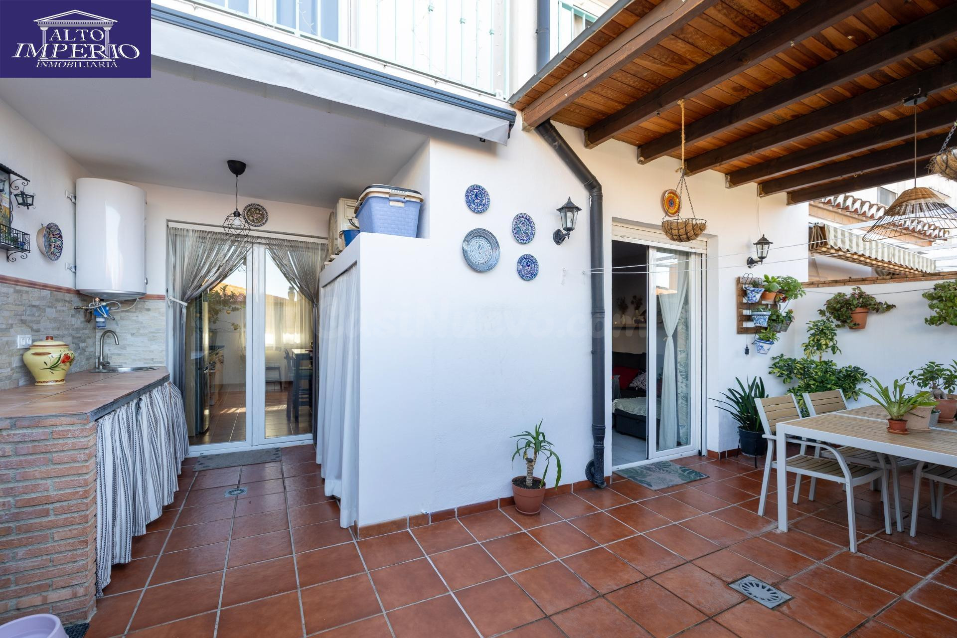 MARAVILLOSA CASA  A POCOS MINUTOS DEL CENTRO DE LA ZUBIA