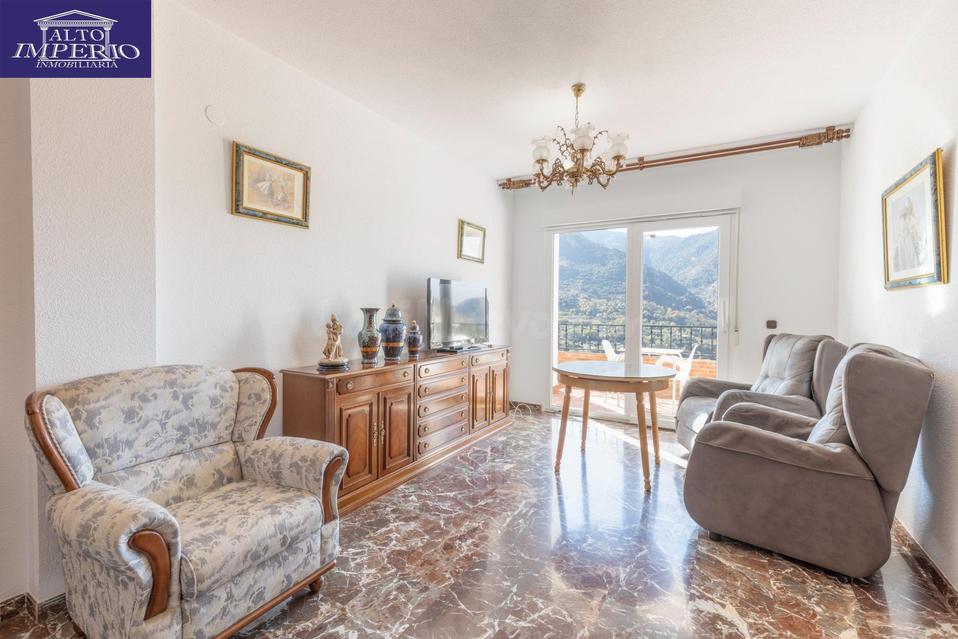 Piso luminoso con vistas despejadas en Güejar Sierra