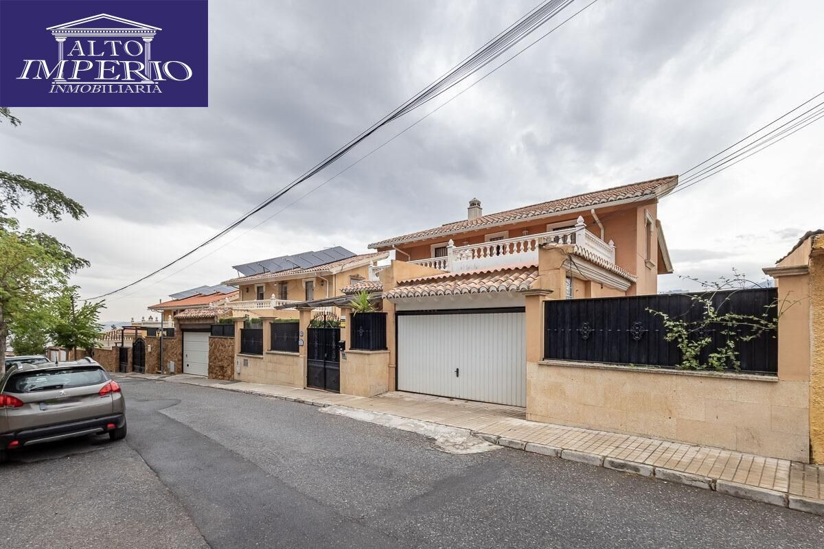 Espectacular Casa de Lujo en Urbanización Los Cerezos