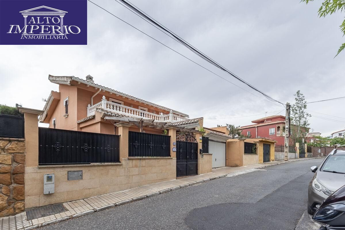 Espectacular Casa de Lujo en Urbanización Los Cerezos - foto 2