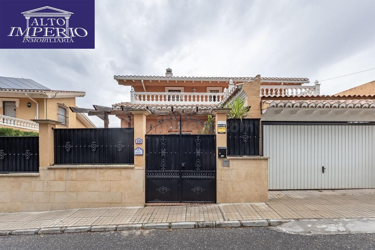 Espectacular Casa de Lujo en Urbanización Los Cerezos - foto 3