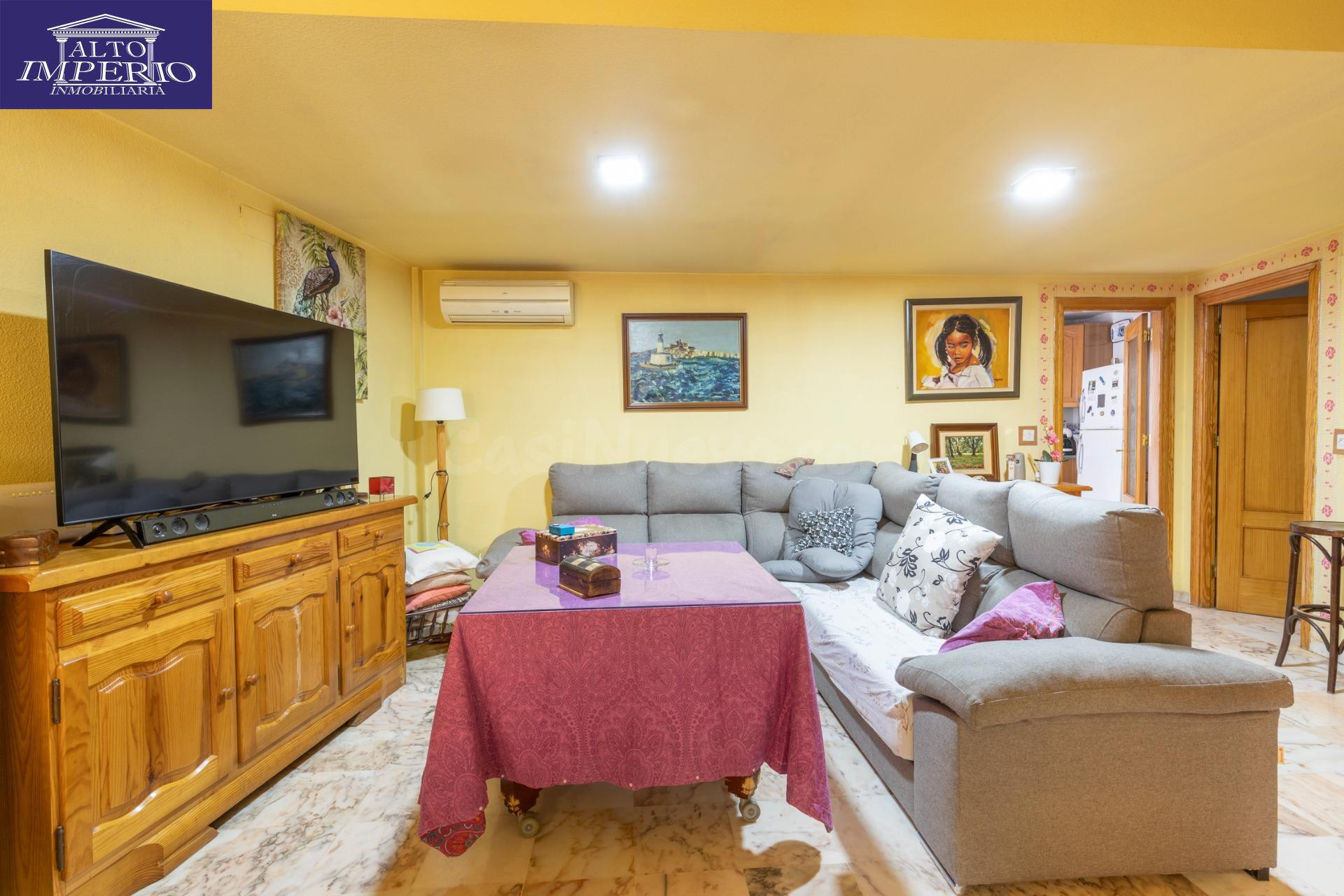 Vivienda unifamiliar adosada junto a polideportivo de Gójar