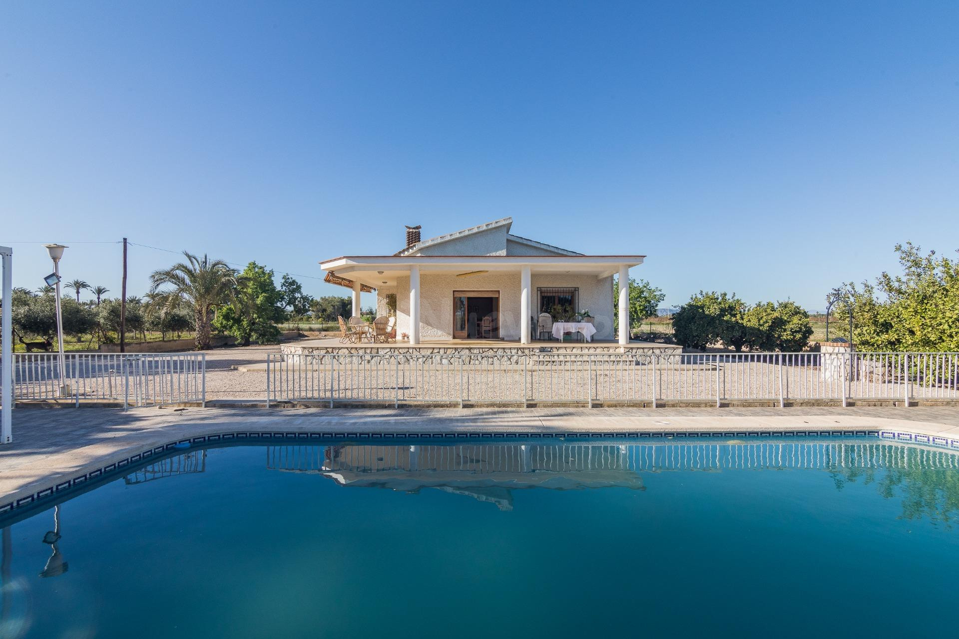 ¡CHALET EN VALVERDE CTRA. SANTA POLA - ELCHE!