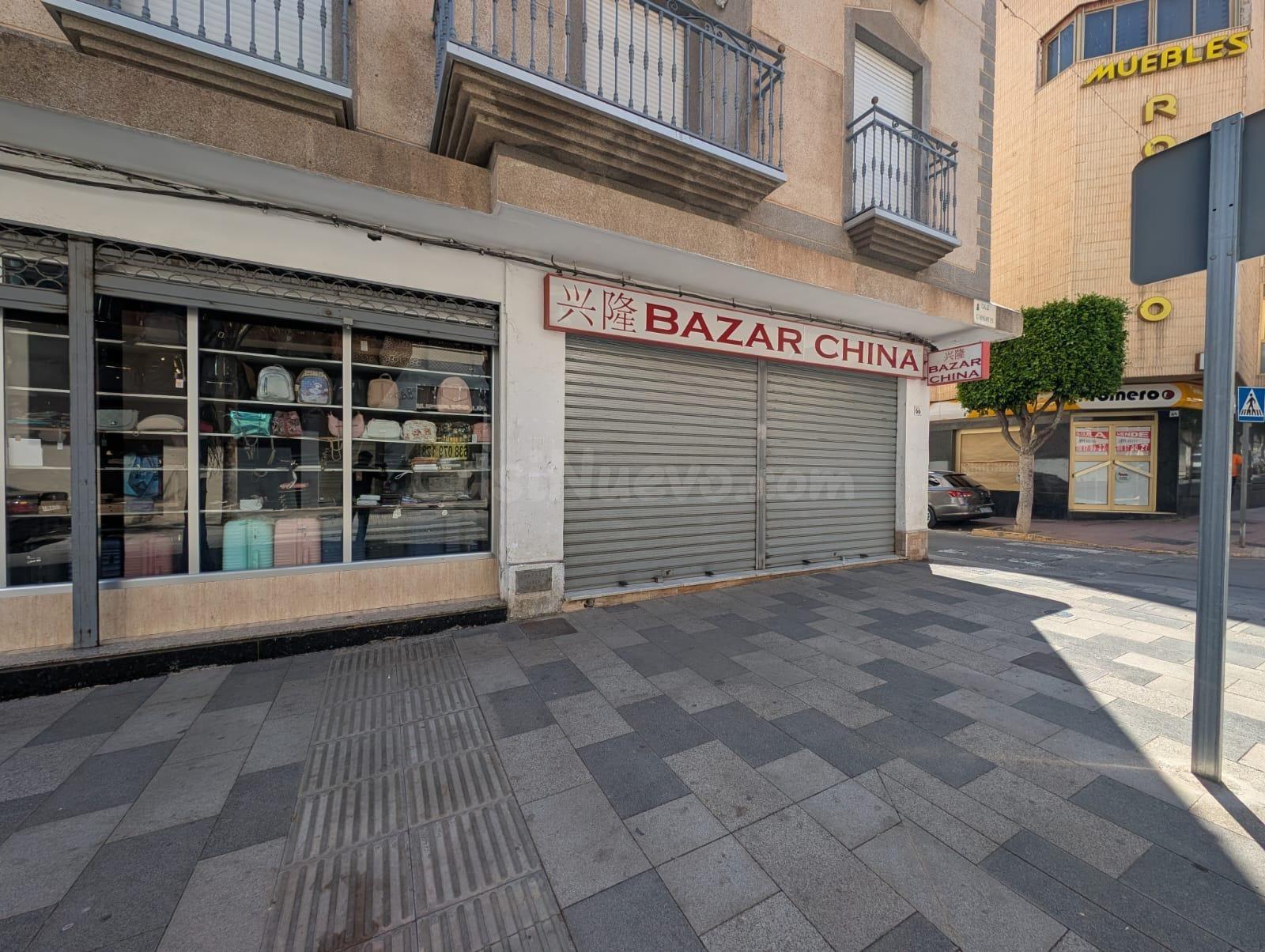 Se vende local comercial en el centro de El Ejido en cesión de remate