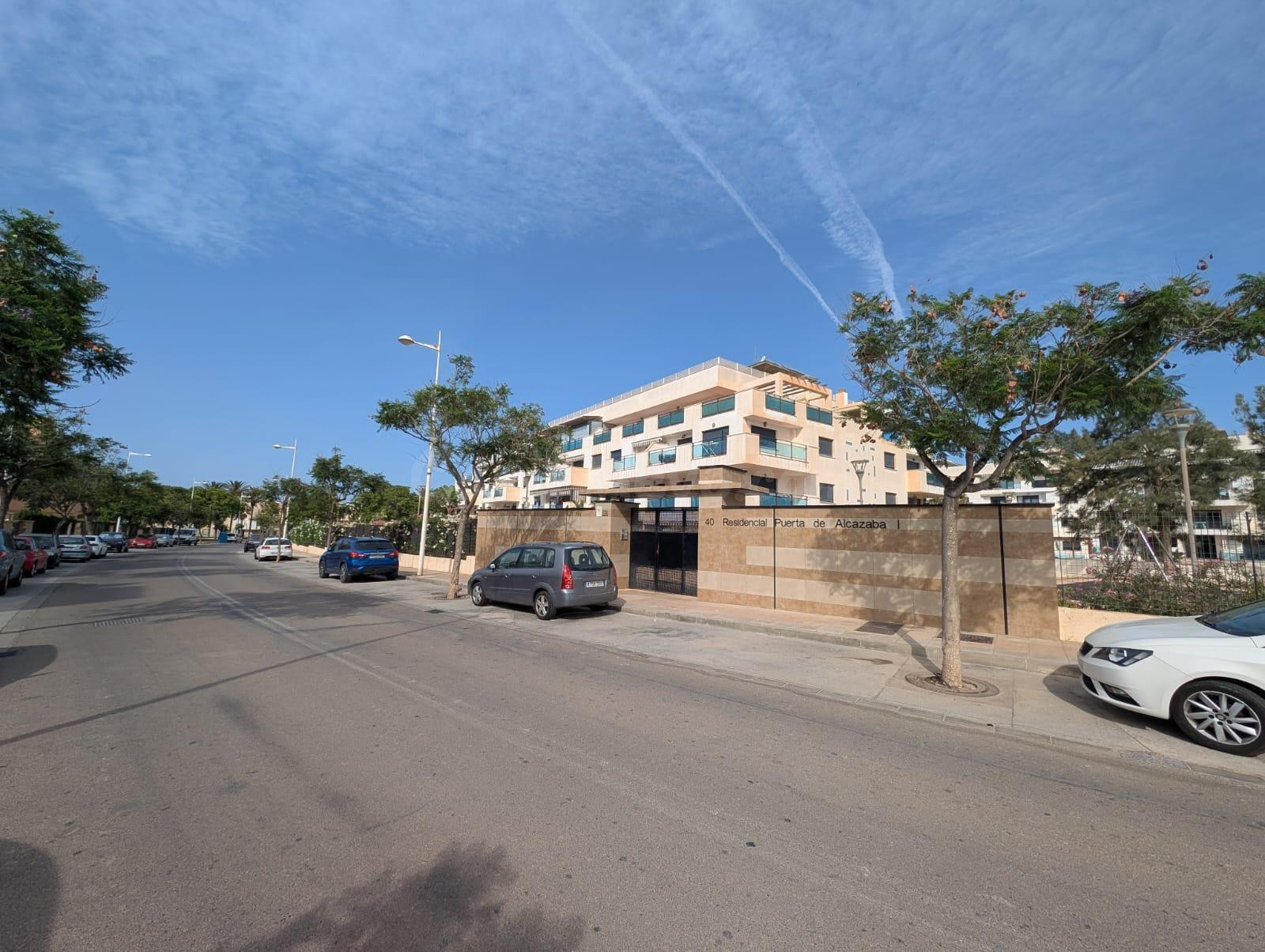Se vende piso en residencial PUERTA ALCAZABA I con garaje y trastero