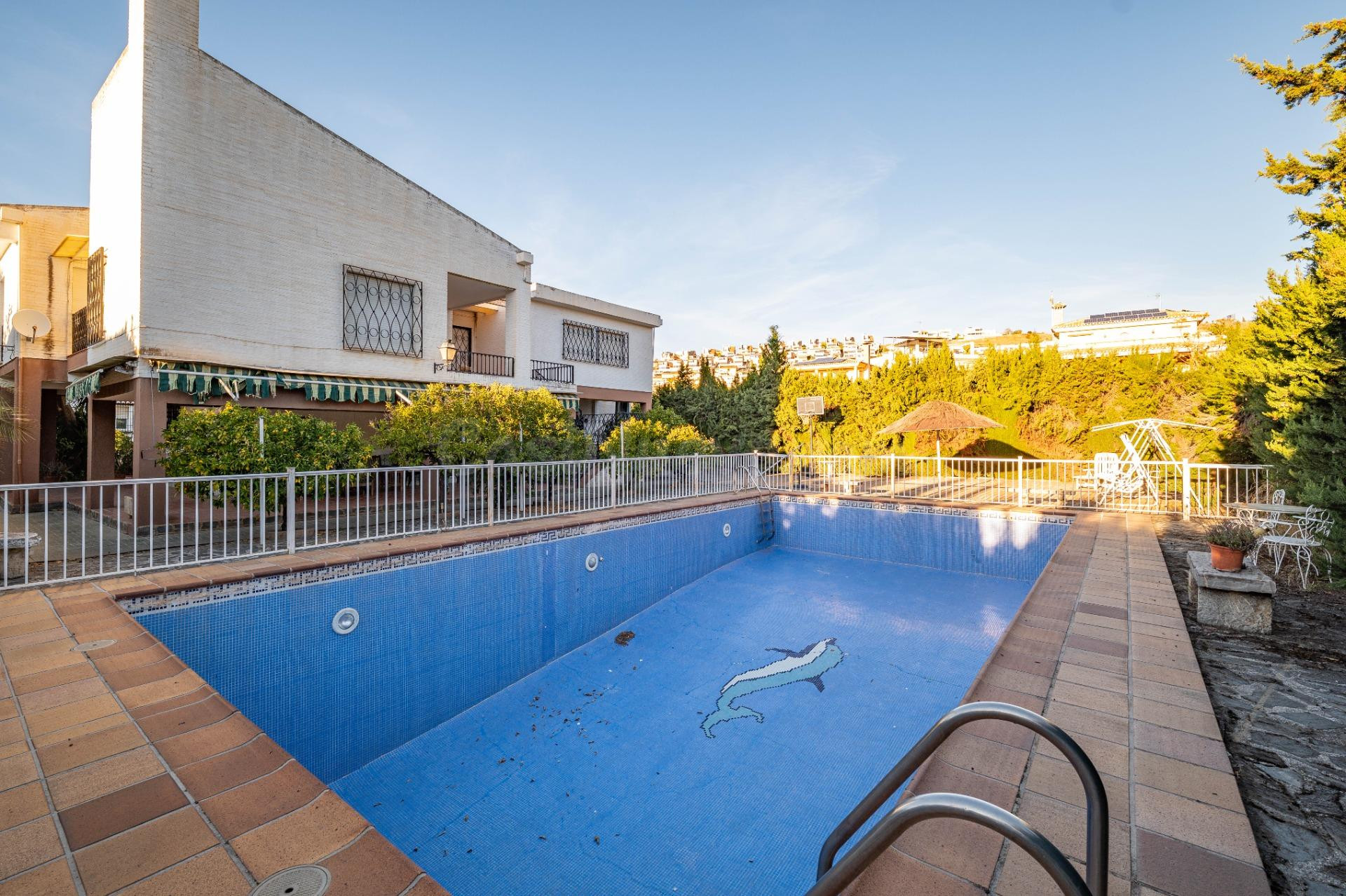 Chalet 6 habitaciones 357m² en venta - Área de Granada