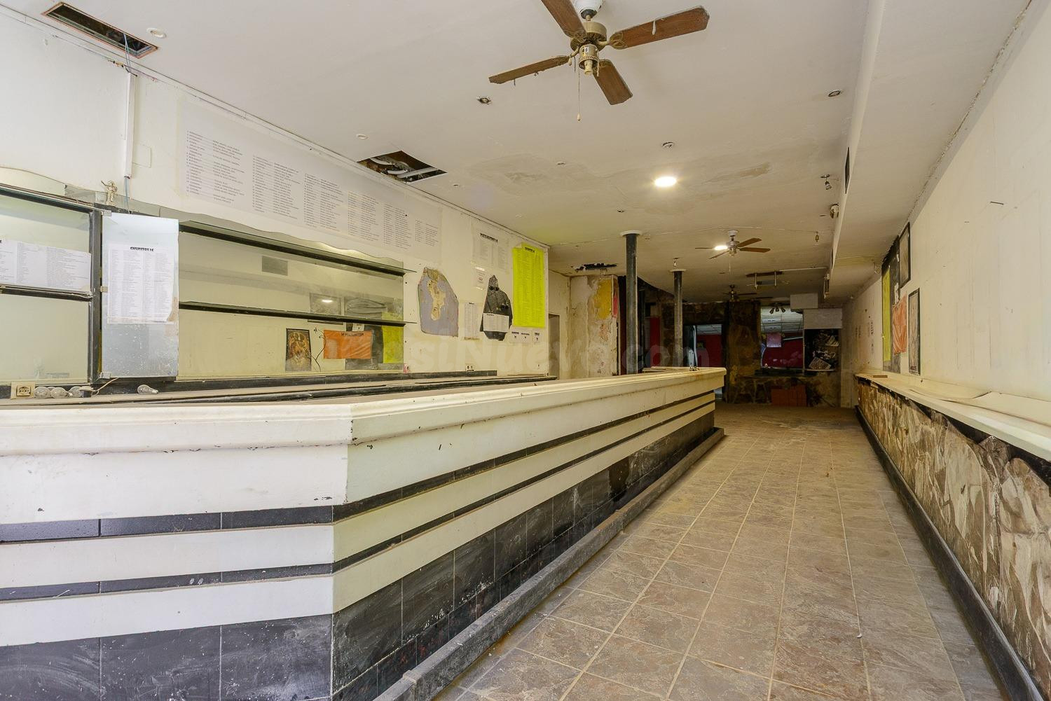 Local comercial en alquiler en una de las zonas con mayor proyección de Oviedo.