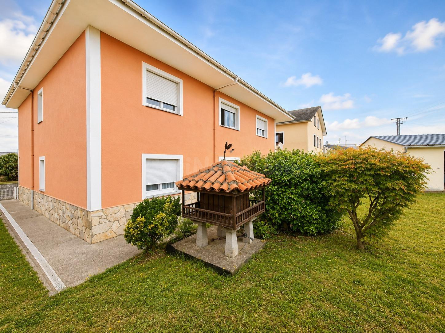 ATENCIÓN INVERSORES. VIVIENDA CON LICENCIA DE VIVIENDA VACACIONAL, DOS CASAS EN UNA Y ALTA RENTABILIDAD EN EL OCCIDENTE ASTURIANO