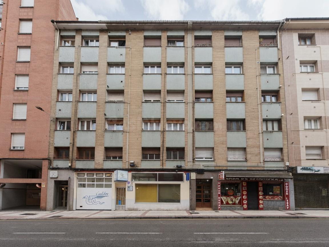 Piso de 3 dormitorios con patio de uso y disfrute privativo de 60 m2 en Severo Ochoa, Gijón