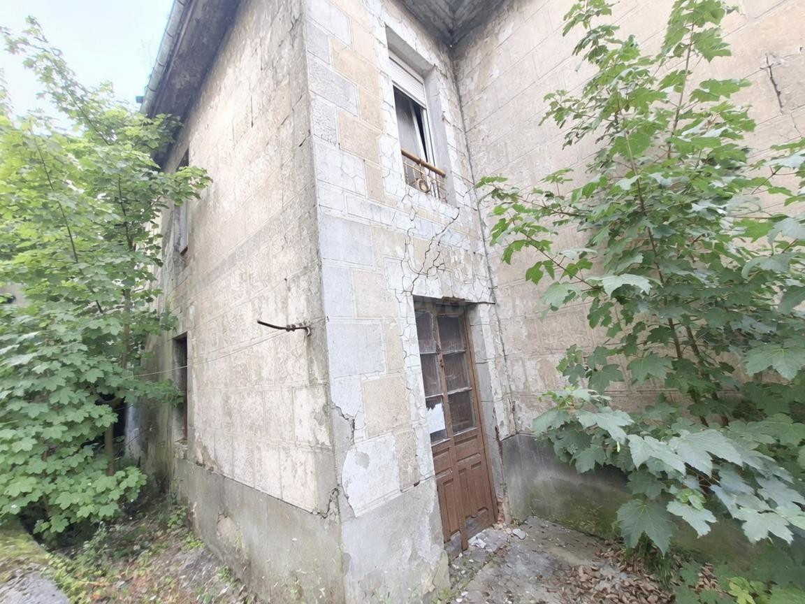 Planta baja de casa para REHABILITAR en Carbayín bajo (Valdesoto) – Una oportunidad al mejor precio