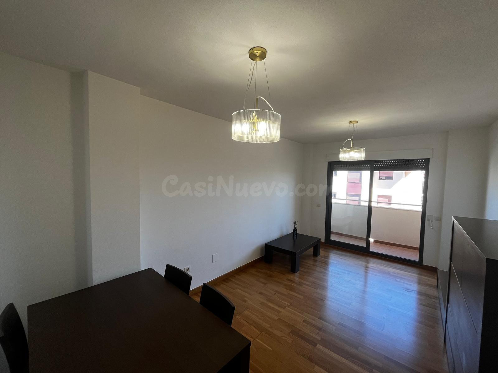 Venta de piso en Juan de Borbón, junto a parada tranvía