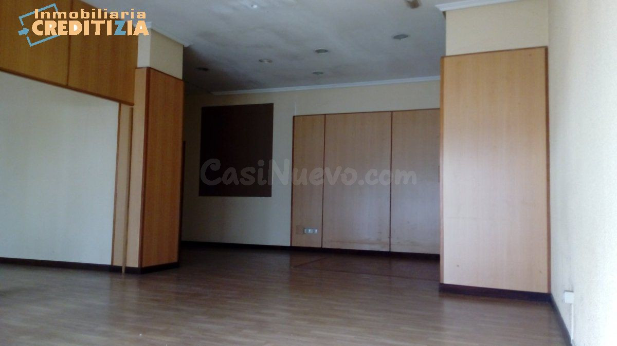 LOCAL COMERCIAL CON FACHADA DE 8M