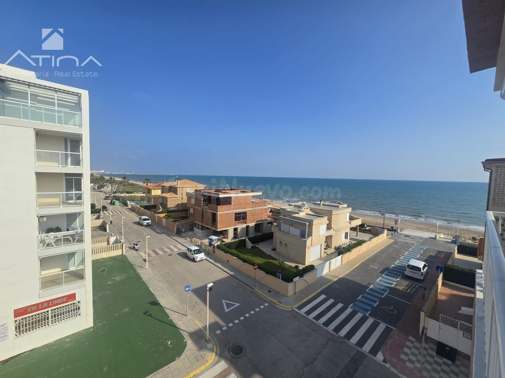 Despierta cada mañana con el Mediterráneo a tus pies, en primera línea playa Bellreguard