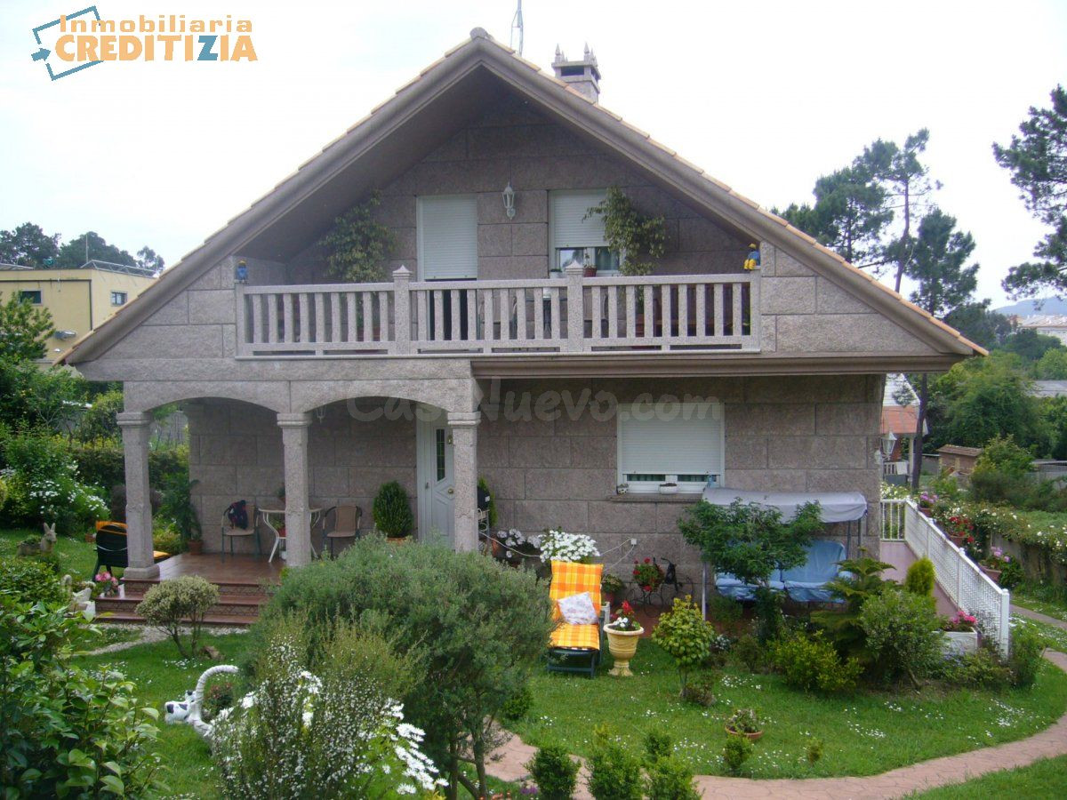 CHALET CON FINCA DE 6 DORMITORIOS - foto 2