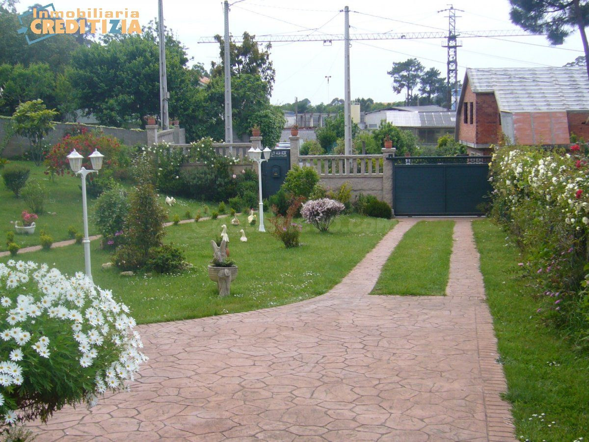 CHALET CON FINCA DE 6 DORMITORIOS - foto 4