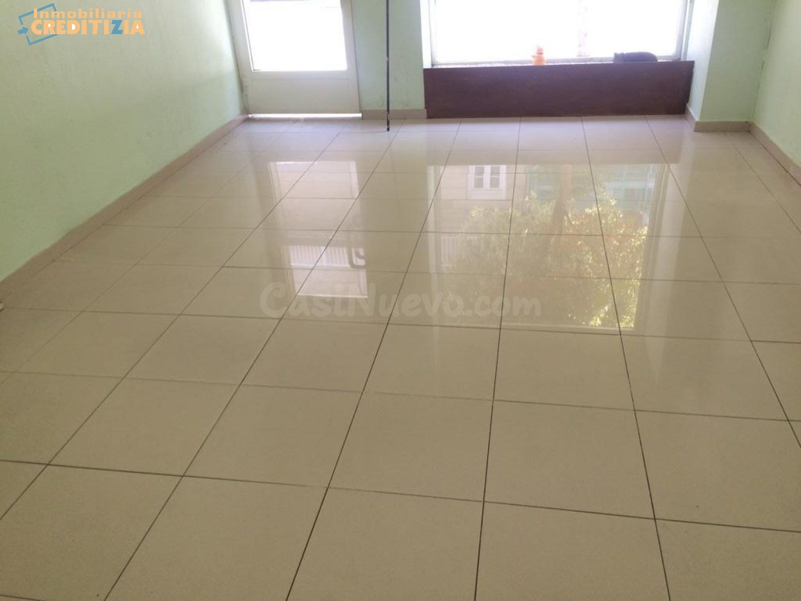 LOCAL COMERCIAL CON ALMACEN