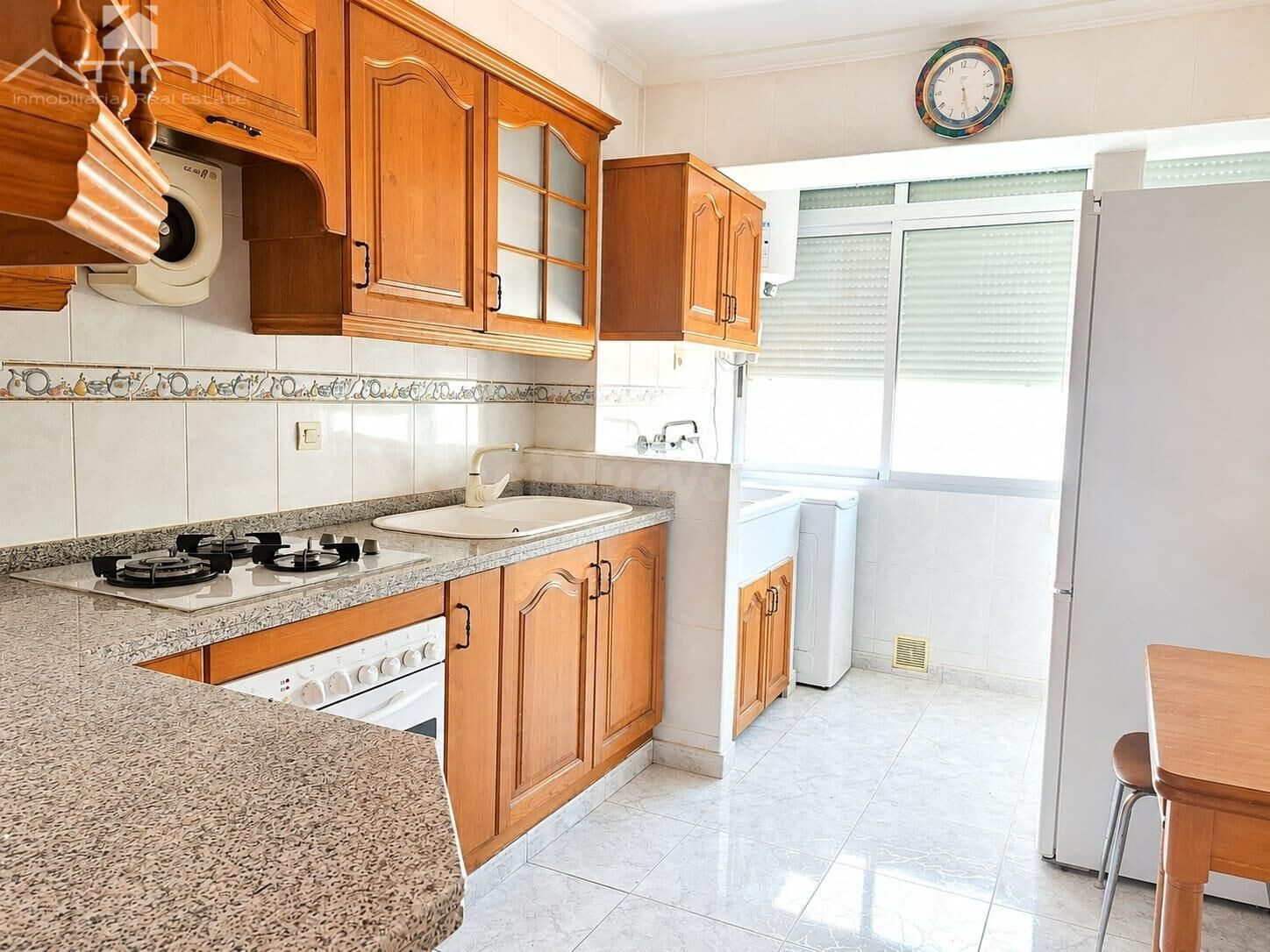Piso de 3 habitaciones en venta en Gandía, zona República Ar - foto 2