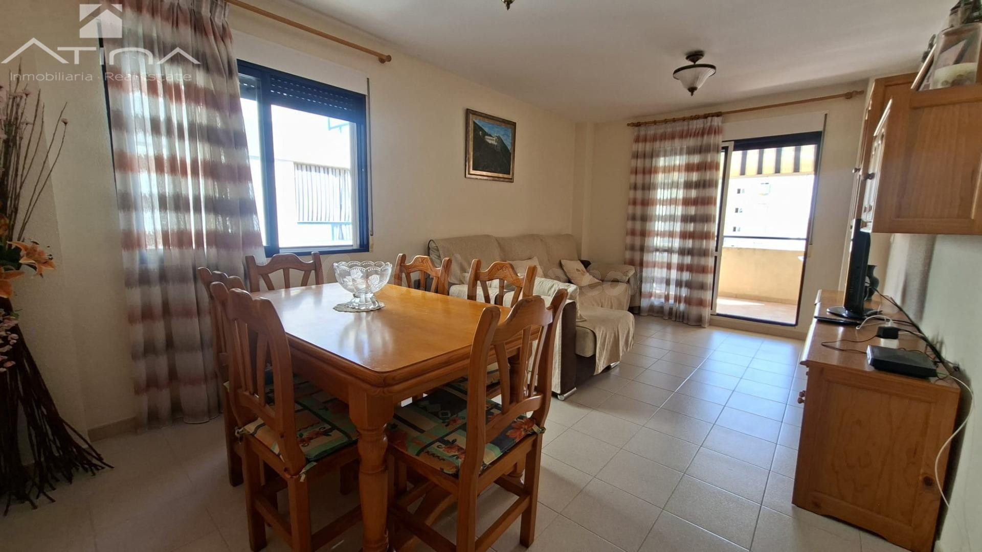 Apartamento en venta en Playa de Daimús con piscina, garaje  - foto 2